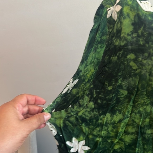 Hawaiian dress cover-up button front sleeveless dress with fringe on hem - Picture 4 of 6